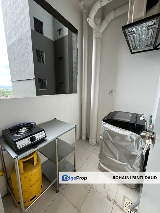 NEW UNIT Ready Move In Almost Fully Furnished 4 Room Residensi Emas KAJANG 2, Selangor, Kajang