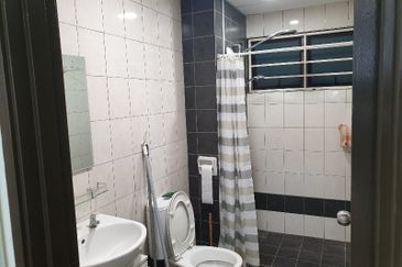 Indah Alam Condominium