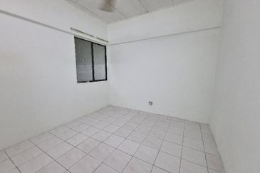 Pangsapuri Perdana, Seksyen 13