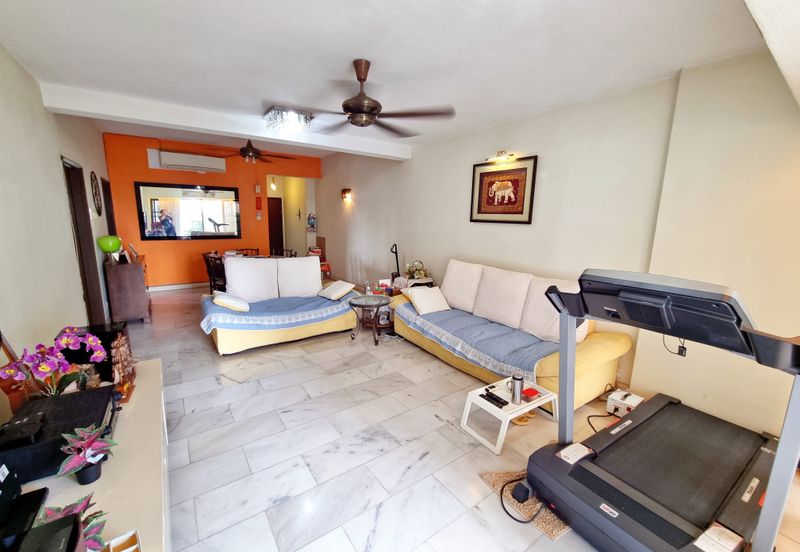 Spring & Summer Villa