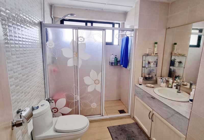 Spring & Summer Villa