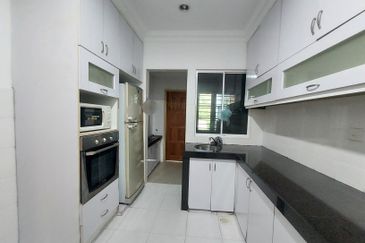 Perdana Lakeview East