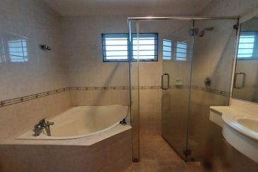 Perdana Lakeview East