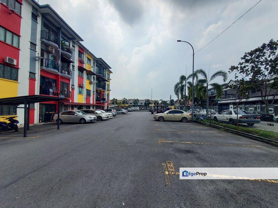 Guarded, 1 parking bay, near shops, Selangor, Kapar 
