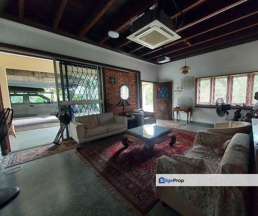 Quiet area, large rooms, land for garden/parking, Selangor, Klang