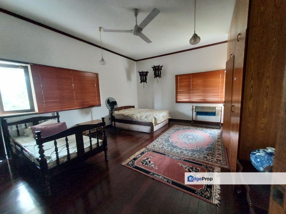 Quiet area, large rooms, land for garden/parking, Selangor, Klang