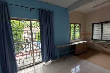 Jalan Pulau Angsa U10/26