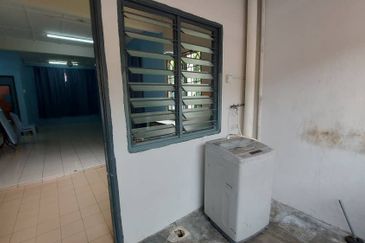 Jalan Pulau Angsa U10/26