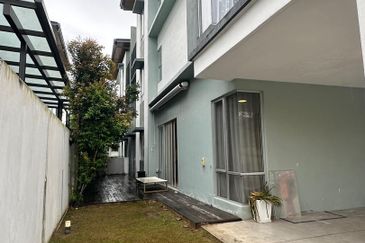 Parkfield Residences, Tropicana Heights