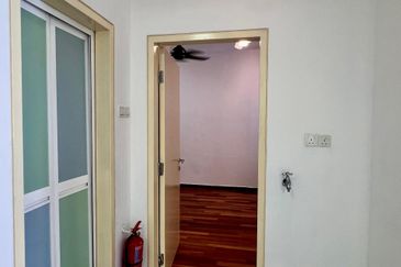 Renai Jelutong Residences