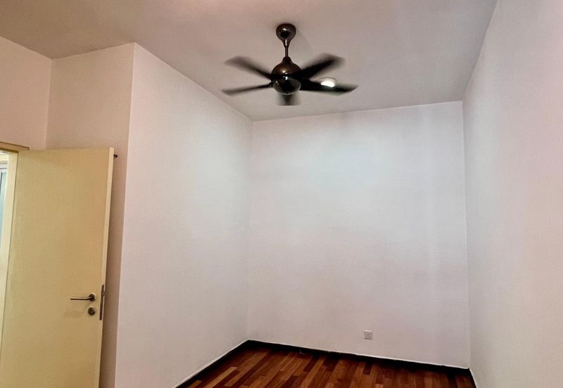 Renai Jelutong Residences