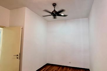 Renai Jelutong Residences