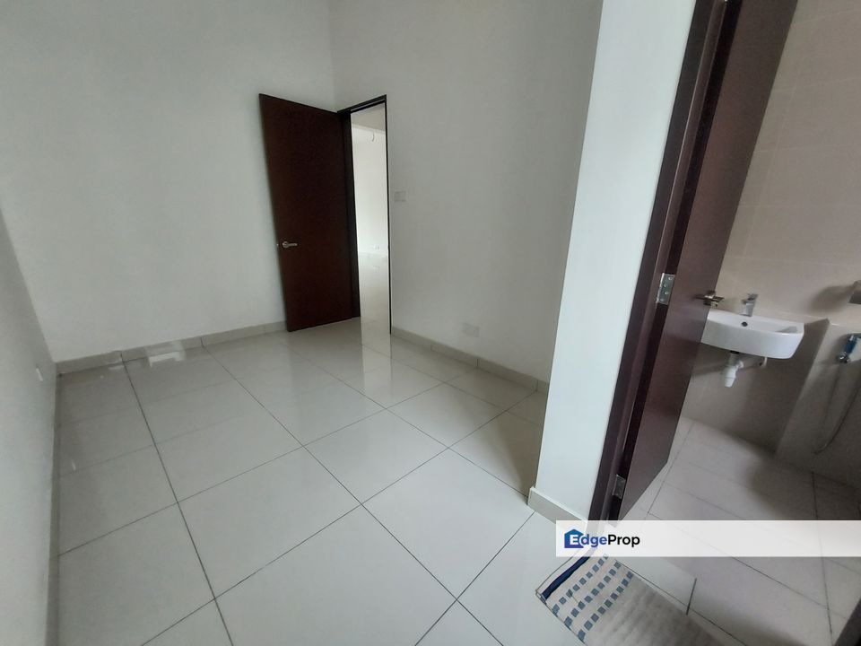 Large size, good location, ample parking, Selangor, Shah Alam