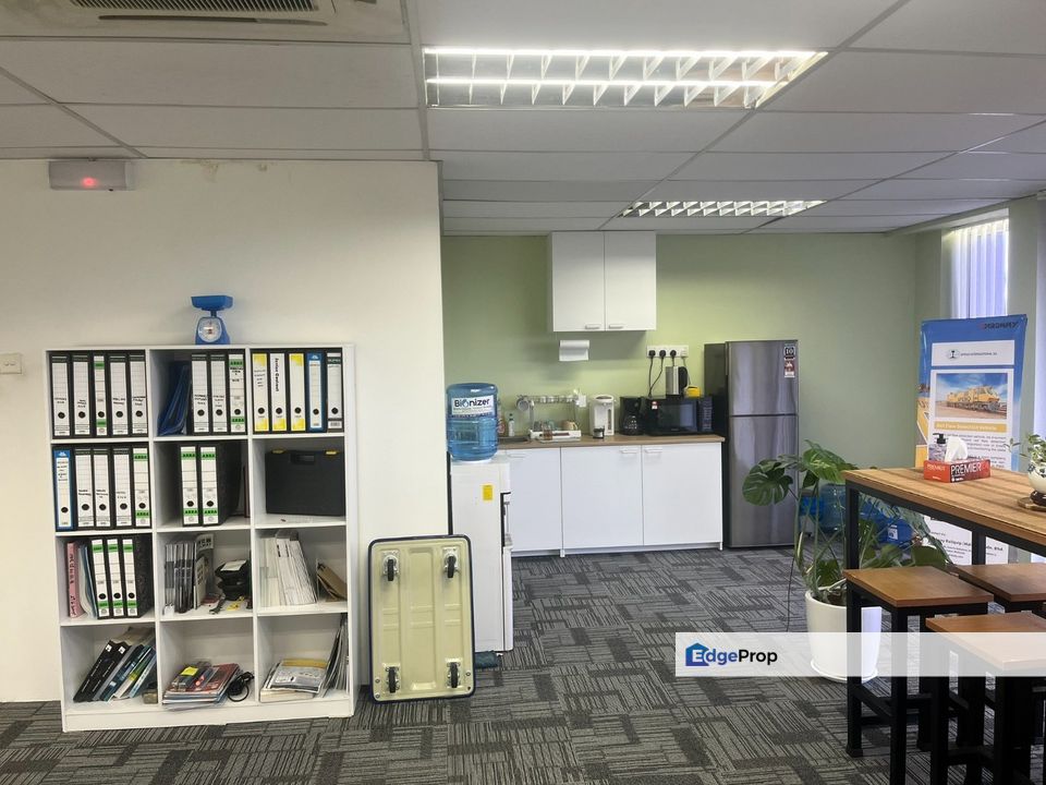 Partly furnished, with lift, Kuala Lumpur, Dutamas