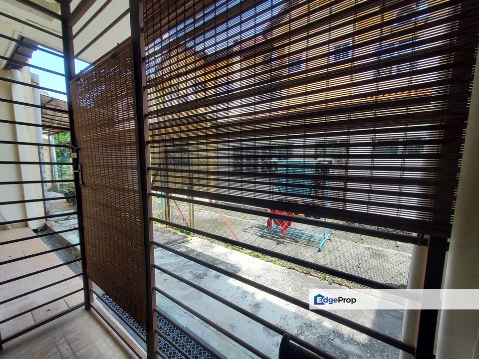 Jalan Serambi, Bukit Jelutong, Well kept, kitchen cabinet, wardrobe, Selangor, Bukit Jelutong