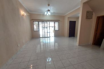 Jalan Spektrum U16 @ Taman Bukit Subang