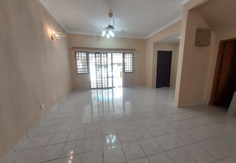 Jalan Spektrum U16 @ Taman Bukit Subang