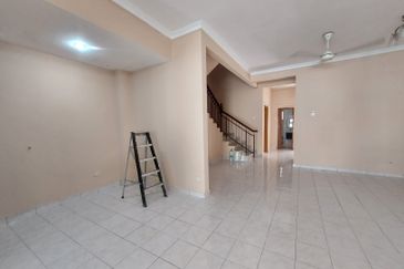 Jalan Spektrum U16 @ Taman Bukit Subang