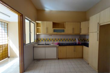 Jalan Spektrum U16 @ Taman Bukit Subang