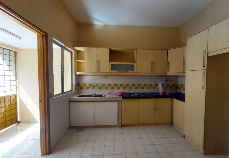 Jalan Spektrum U16 @ Taman Bukit Subang