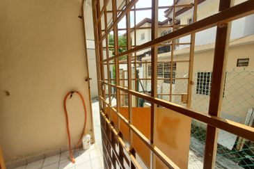 Jalan Spektrum U16 @ Taman Bukit Subang