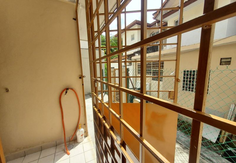 Jalan Spektrum U16 @ Taman Bukit Subang