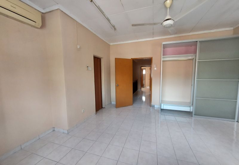 Jalan Spektrum U16 @ Taman Bukit Subang