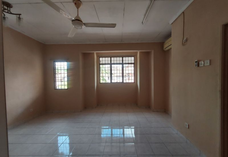 Jalan Spektrum U16 @ Taman Bukit Subang