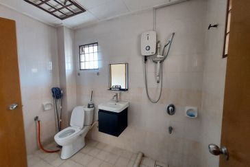 Jalan Spektrum U16 @ Taman Bukit Subang