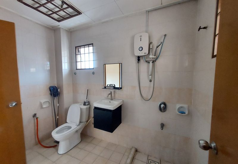 Jalan Spektrum U16 @ Taman Bukit Subang