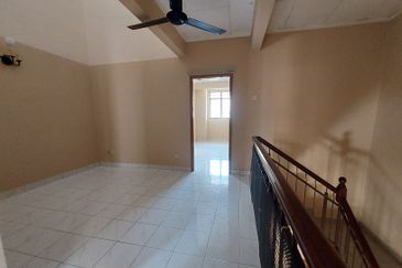 Jalan Spektrum U16 @ Taman Bukit Subang