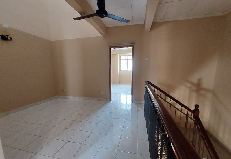 Jalan Spektrum U16 @ Taman Bukit Subang