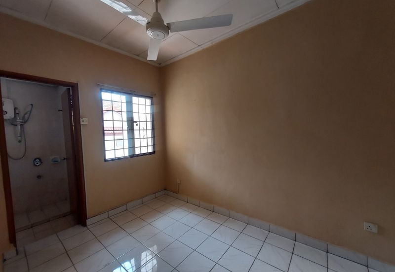 Jalan Spektrum U16 @ Taman Bukit Subang