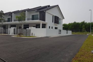 Topaz, Taman Putra Prima, Puchong