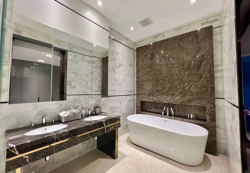 Face Platinum Suites