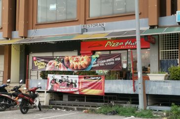 GLAMOUR SQUARE COMMERCIAL CENTRE