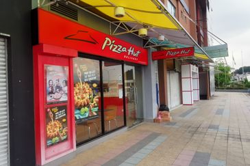 GLAMOUR SQUARE COMMERCIAL CENTRE