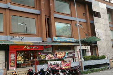 GLAMOUR SQUARE COMMERCIAL CENTRE