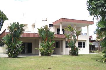 2 Storey【FREEHOLD + CORNER 】Ipoh Garden South