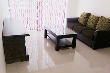 Fully Furnished 3R3B @ Sky Garden Condo