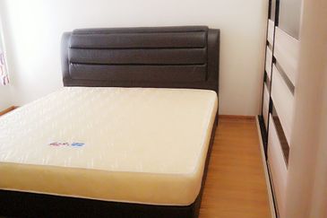 Fully Furnished 3R3B @ Sky Garden Condo