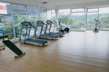 Fully Furnished 3R3B @ Sky Garden Condo