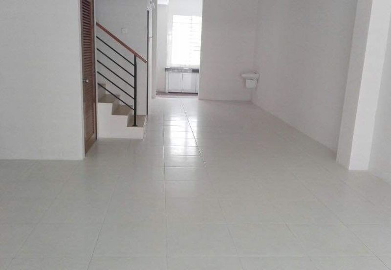 3 Storey Terrace House, 8R 6B @ Kampar Putra