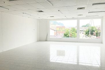 GLAMOUR SQUARE COMMERCIAL CENTRE