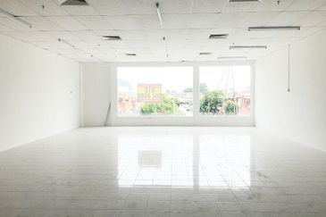 GLAMOUR SQUARE COMMERCIAL CENTRE