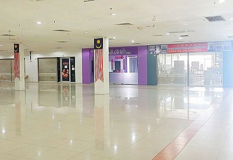 GLAMOUR SQUARE COMMERCIAL CENTRE