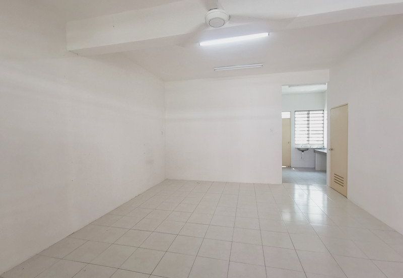 【RUMAH TEPI】2.5 Tingkat, Anjung Bercham, Ipoh