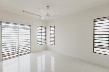 【RUMAH TEPI】2.5 Tingkat, Anjung Bercham, Ipoh
