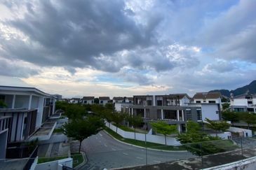 2.5 Storey Semi D, Luxury Twin Villas, Ipoh 