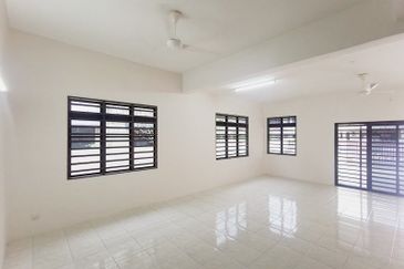 Double Storey Superlink, Endlot, Freehold, Klebang